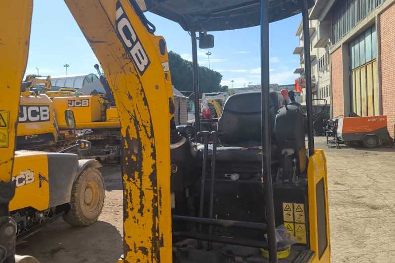 OmecoHub - Immagine JCB 18Z1